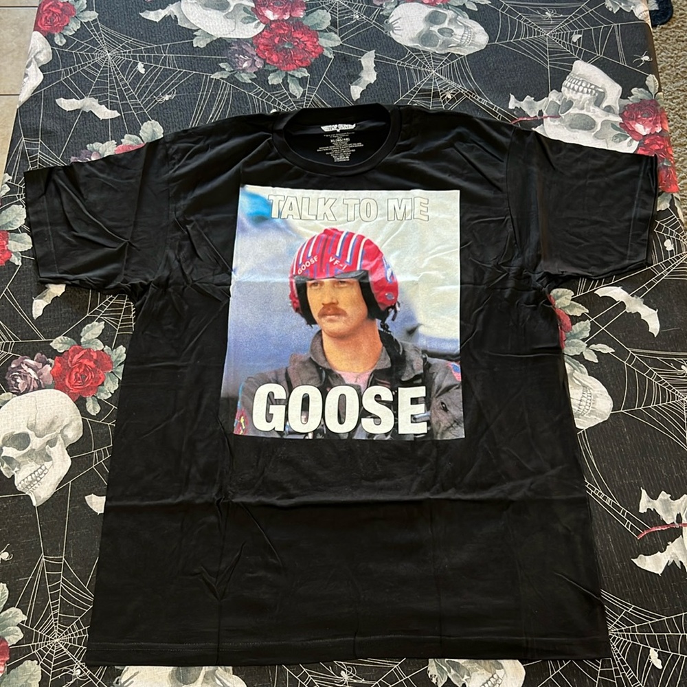 NWOT PARAMOUNT PICTURES TOP GUN TALK TO ME GOOSE BLACK TEE SHIRT MENS SIZE XL